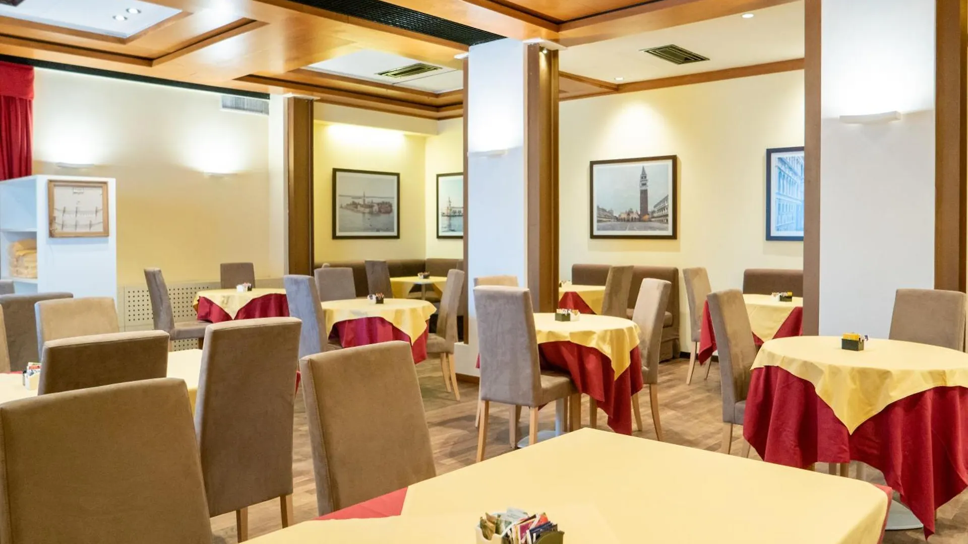 Hotel Autoespresso Venice - Atika & Atif Маргера